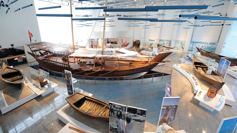متحف الشارقة البحري يعرض نماذج لسفن الغوص. من المصدر