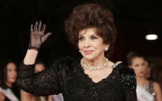 الصورة: وفاة الممثلة الإيطالية الشهيرة جينا لولوبريجيدا عن 95 عاماً
