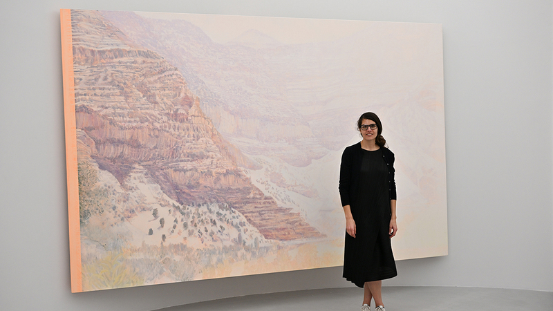 دانييل جينادري: &laquo;الصور تمثل رد فعل صادق على الطبيعة، لكنني أجعلها مبهمة بالنسبة إلى المتلقي&raquo;.تصوير: أحمد عرديتي