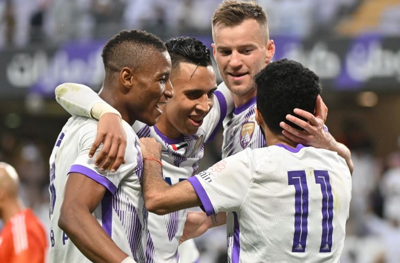 Al Ain delighted its fans with five goals and 25 points at the expense of “Orange”