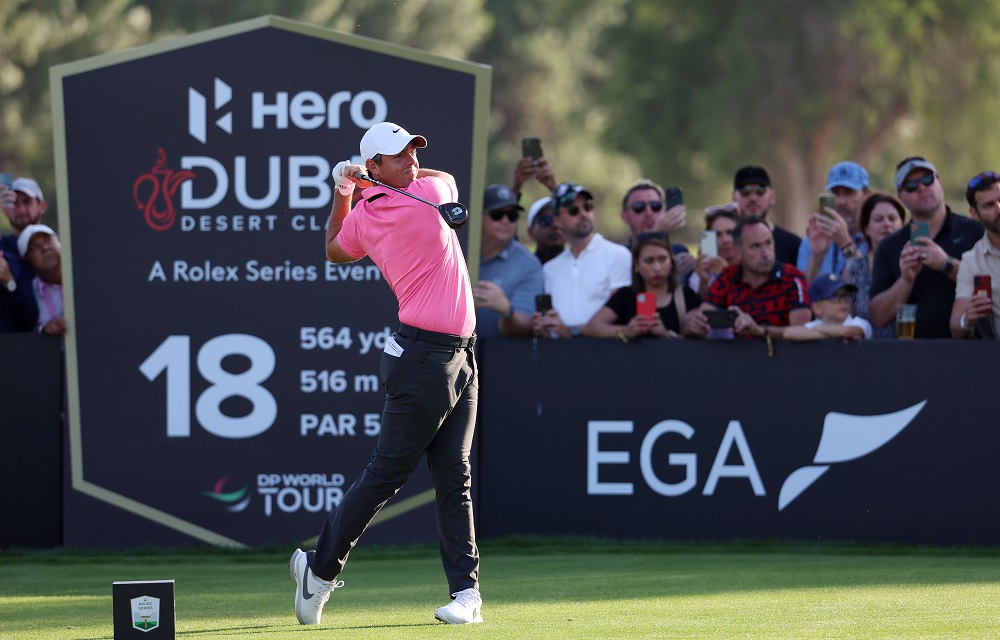 McIlroy leads the “Hero Dubai Desert Classic” golf tournament