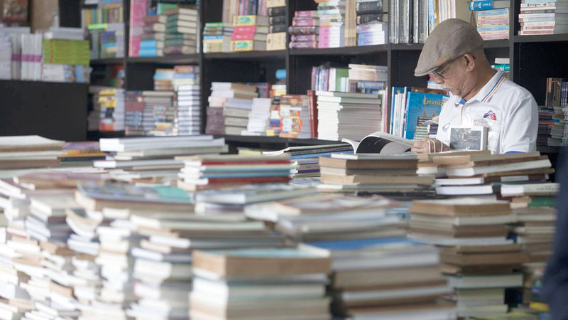 الجمعية بمثابة المظلة القانونية المتكفلة بتنظيم علاقة الناشرين  بالقراء من جهة وبالمؤلفين من جهة أخرى. أرشيفية