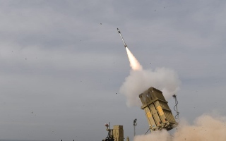 الصورة: إسرائيل تعلن اعتراض صاروخ أطلق من قطاع غزة