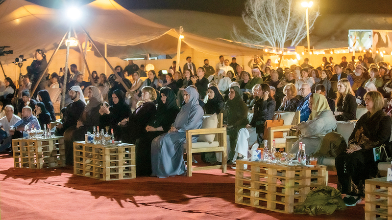 لطيفة بنت محمد خلال حضورها فعالية «أبيات من أعماق الصحراء». من المصدر