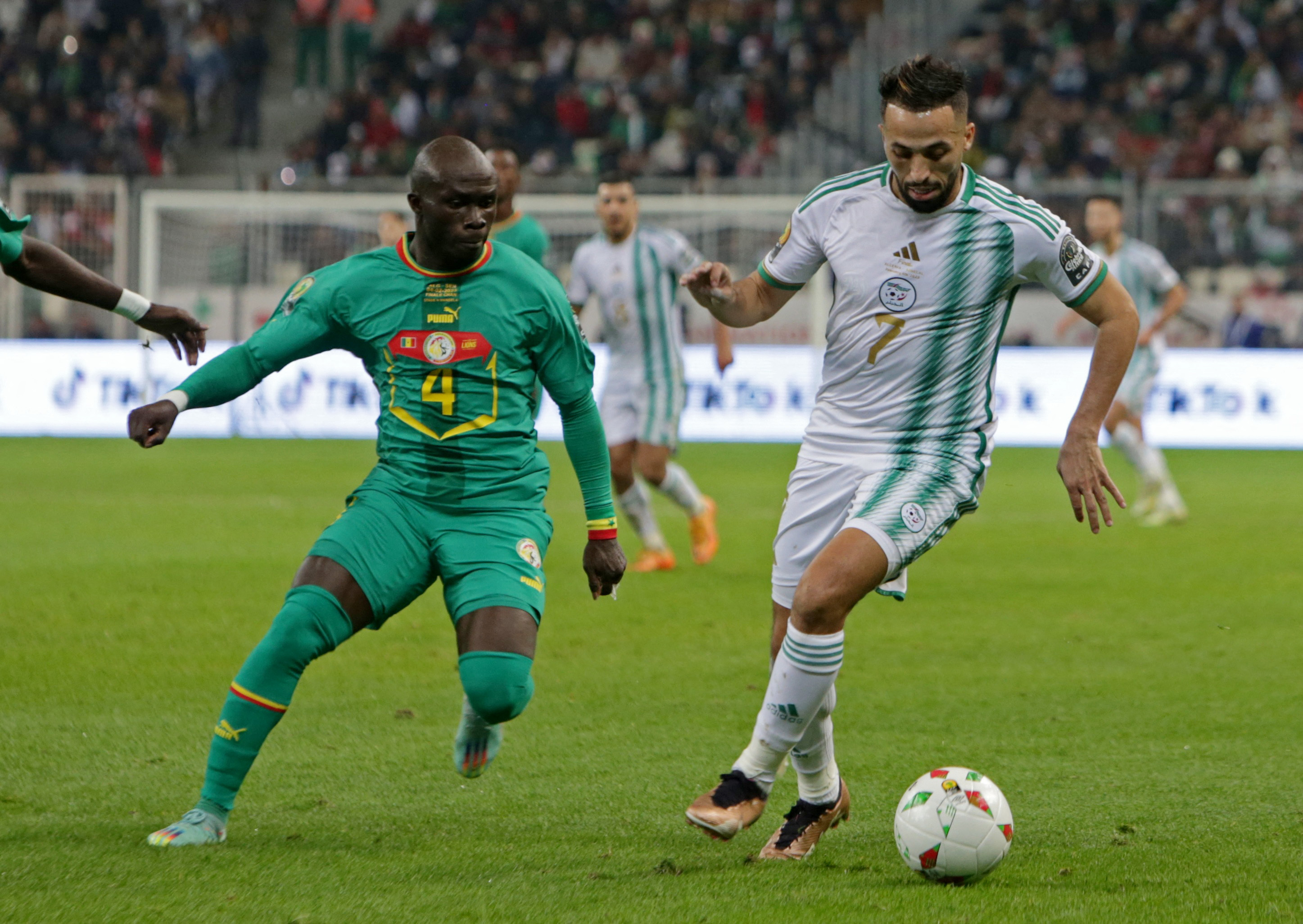 Algeria’s top scorer dedicates the African title to Senegal with a strange shot
