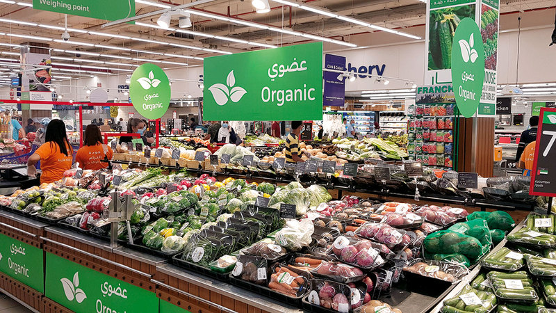 مستهلكون أكدوا زيادة أسعار بعض أصناف الخضراوات العضوية بنسب تتجاوز 100% مقارنة مع الخضراوات العادية. الإمارات اليوم