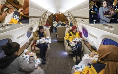 الصورة: أطفال رضع يُنقلون إلى بر الأمان على متن طائرة رئاسية في تركيا