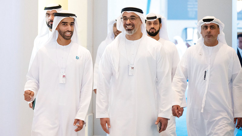 خالد بن محمد خلال حضوره جانباً من فعاليات القمة العالمية للحكومات 2023 في دبي. وام