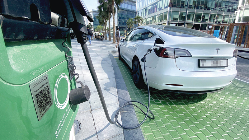 هيئات الطاقة تنشط في توفير محطات شحن سريع للسيارات الكهربائية. تصوير: باتريك كاستيلو