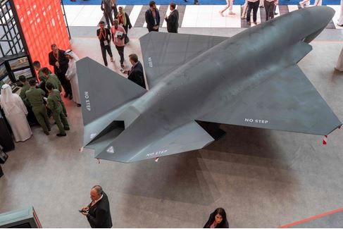 وتتزامن نسخة هذا العام مع مرور 30 عاماً على انطلاقة الحدث الرائد الذي يُعد أحد أهم المعارض الدفاعية على مستوى العالم وأكبرها على مستوى المنطقة.