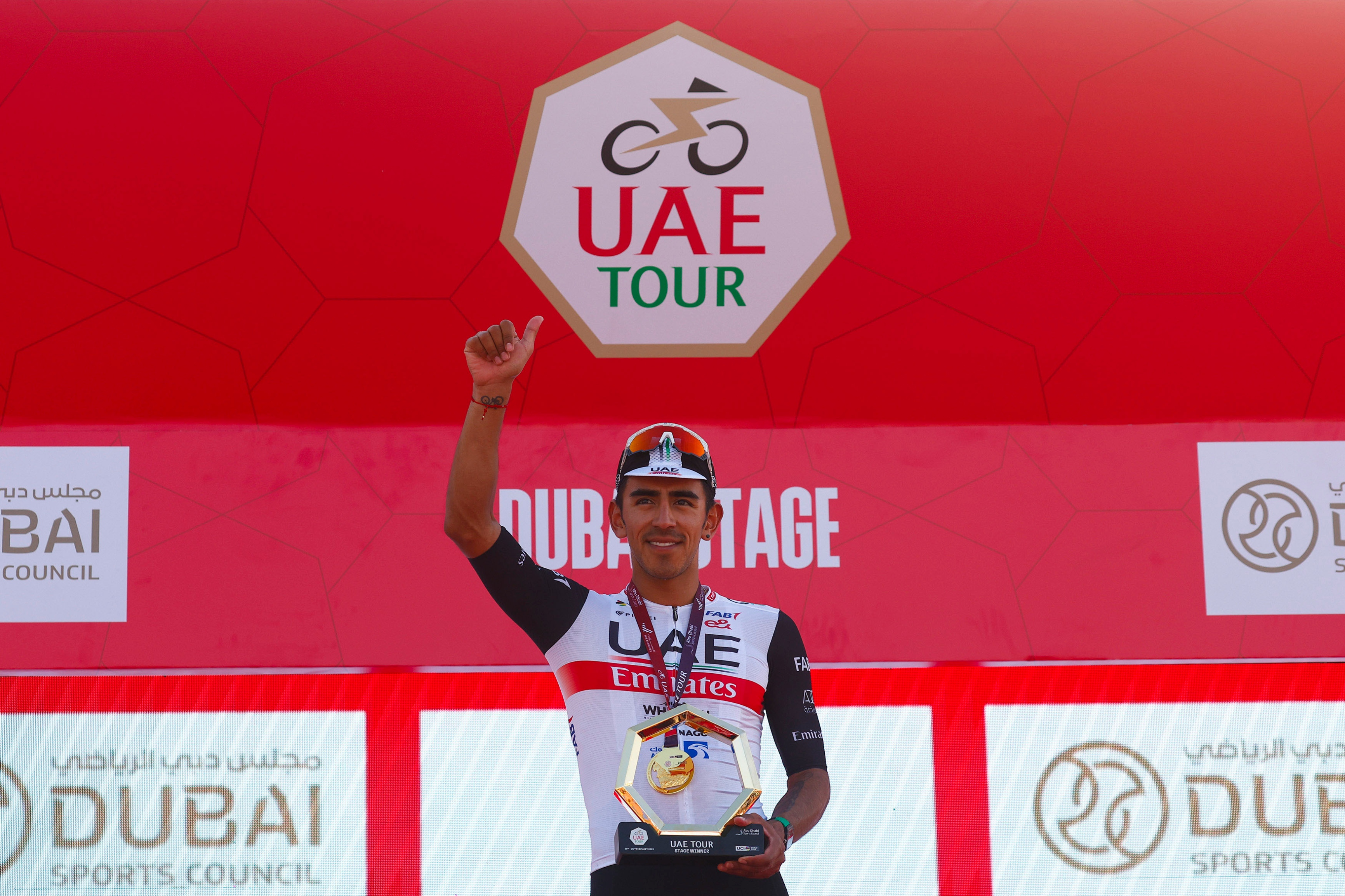 The riders of the Emirates team, Molano, champion of the Dubai stage in the Tour