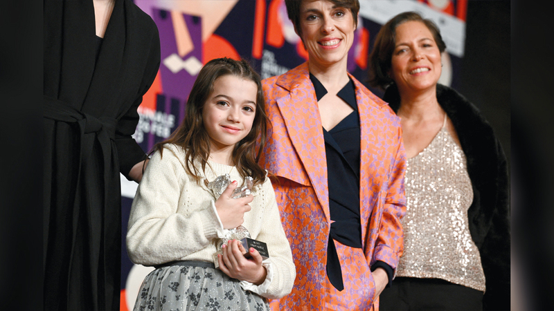 أفضل أداء تمثيلي ذهب للطفلة صوفيا أوتيرا. رويترز