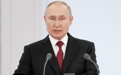 الصورة: بوتين وبايدن يلقيان خطابي مبارزة بين البلدين