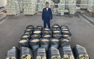 الصورة: شرطة أبوظبي تضبط 4.5 ملايين حبة "كبتاجون" في معلبات غذائية