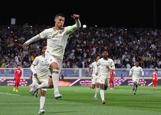 Cristiano Ronaldo wins the first award in the Saudi League