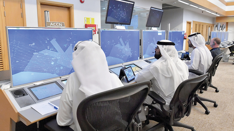 تحديث أنظمة مركز الشيخ زايد للملاحة الجوية باستمرار لمواكبة أحدث الحلول المتاحة عالمياً. تصوير: نجيب محمد