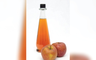 الصورة: خل التفاح قبل الوجبات..  هل يساعد  على إنقاص الوزن