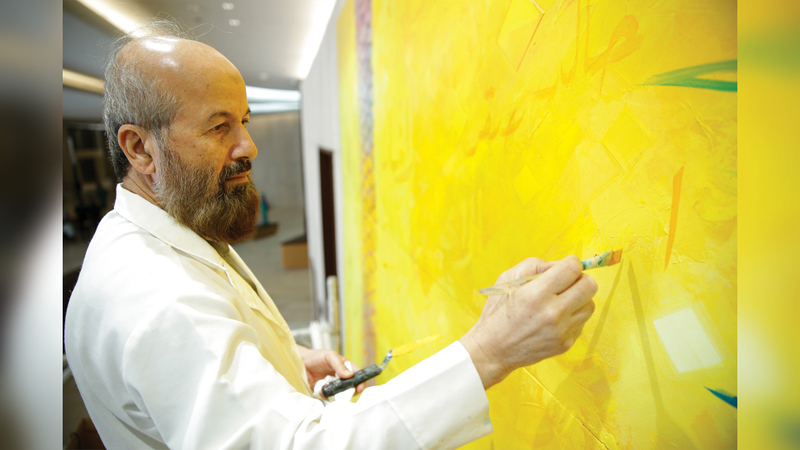الريس من بين أبرز الفنانين الذين تثري أعمالهم «مقتنيات دبي». من المصدر