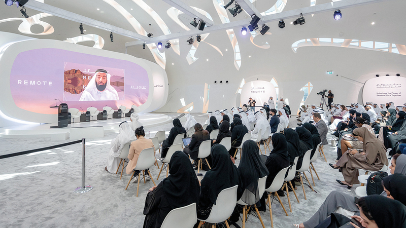 الفلاسي يستعرض تجربة دبي الناجحة في تبني أنظمة العمل المرنة. من المصدر