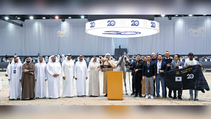 خلال مراسم تتويج الفائزين.    تصوير: باتريك كاستيلو