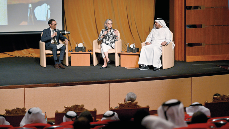 خلال الكشف عن تفاصيل الحدث في الأرشيف والمكتبة الوطنية.   تصوير: إريك أرازاس