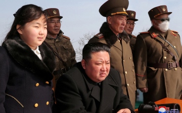 الصورة: "الخدود الممتلئة" لابنة زعيم كوريا الشمالية تستفز الشعب "الجائع"