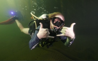 الصورة: بروفيسور بدأ تجربة العيش 100 يوم تحت سطح المحيط