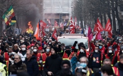 الصورة: 3.5 ملايين متظاهر في فرنسا وفق مصدر نقابي و1.08 مليون بحسب وزارة الداخلية