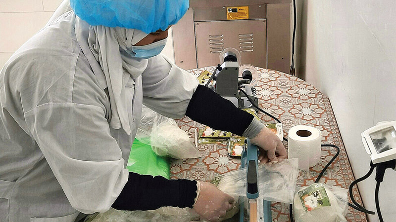 منتجات «الأيادي الطيبة» تمر بمراحل عديدة لتوفير أصناف الجبنة الأكثر انتشاراً. الإمارات اليوم