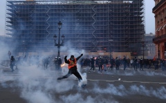 الصورة: توقيف 457 شخصاً وإصابة 441 شرطياً خلال احتجاجات فرنسا