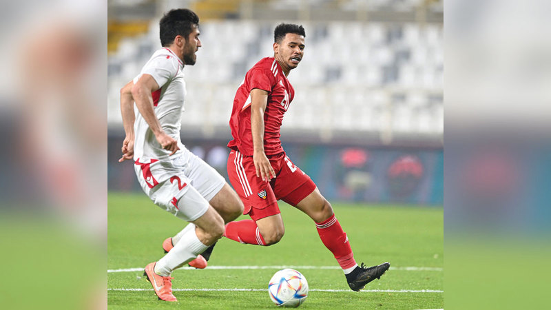 أحمد عامر شارك للمرة الأولى مع المنتخب خلال مباراة طاجيكستان.   من المصدر