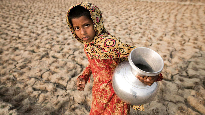كثير من الناس في الدول الفقيرة لا يصلون إلى المياه النظيفة.   أرشيفية