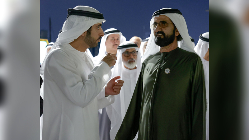 محمد بن راشد خلال استقباله أعيان البلاد وكبار المسؤولين ورجال الأعمال والمستثمرين.  من المصدر