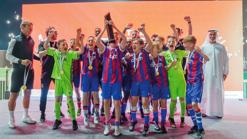Crystal Palace and Southampton raise the “Mina Dubai” cup