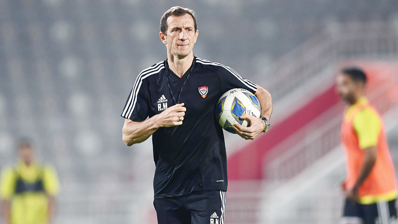 مدرب المنتخب أروابارينا.  من المصدر