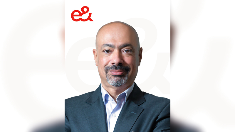 حاتم دويدار: «تطبيقات الـ(Super Apps) نجحت في تحفيز ودعم النمو الاقتصادي والاجتماعي والثقافي في الأسواق الناشئة».