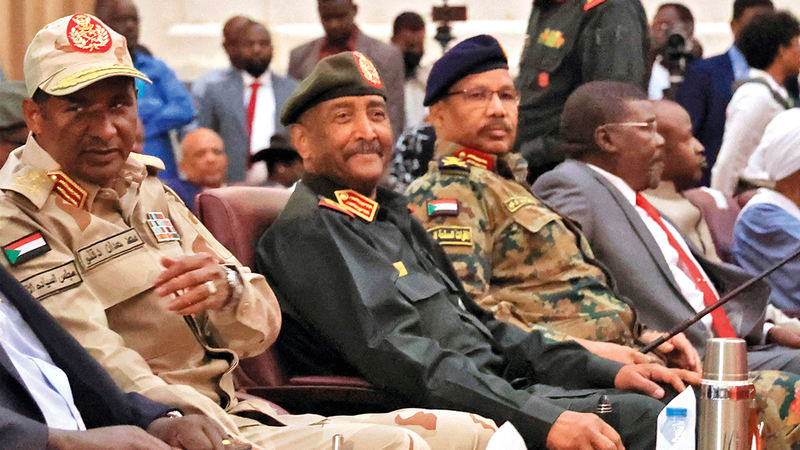 حميدتي والبرهان.. حلفاء الامس اعداء اليوم. ا.ف.ب