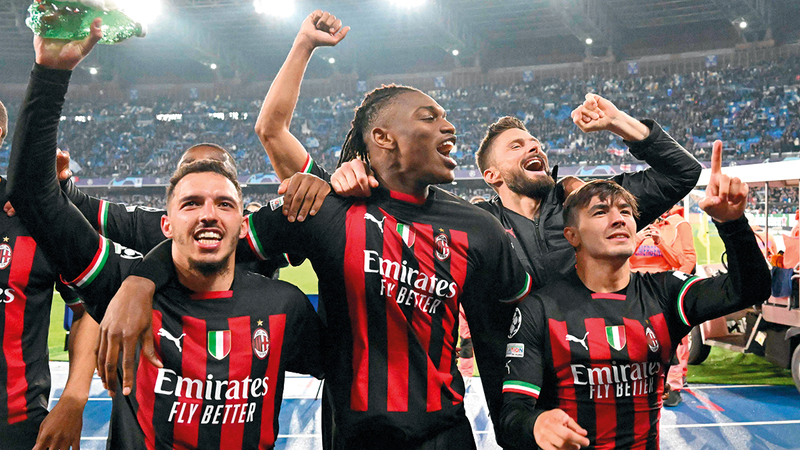 فرحة كبيرة للاعبي ميلان بعد التأهل على حساب نابولي. أ.ف.ب