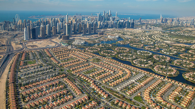 دبي تخطو خطوات ممتازة بالنسبة للأنظمة والقوانين العقارية وسهولة بيع وشراء العقارات.  أرشيفية