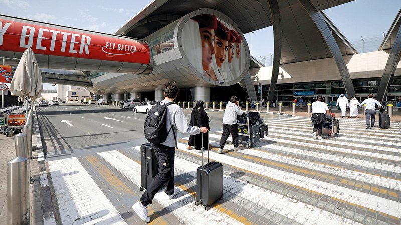 توقعات بذروة كبيرة في السفر خلال موسم الصيف قد تكون الأعلى خلال عام 2023.  أ.ف.ب