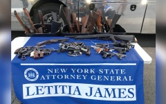 الصورة: برنامج إعادة شراء يسحب آلاف الأسلحة من شوارع نيويورك