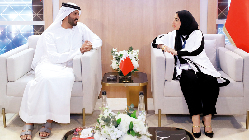 المري والصيرفي بحثا الأنشطة السياحية المشتركة. 	من المصدر