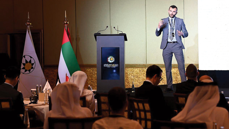 خبير الاستدامة لكرة القدم: إيليوت أرثور وورسوب.