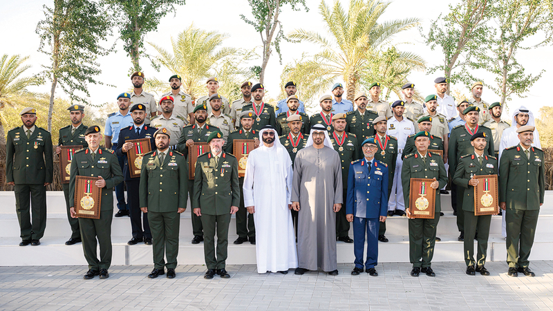 محمد بن زايد خلال احتفال القوات المسلحة بالذكرى الـ47 لتوحيدها. من المصدر