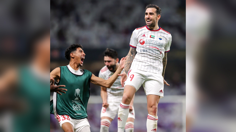 الإسباني ألكاسير لم يتمكن من قيادة الشارقة للفوز بدرع الدوري. الإمارات اليوم