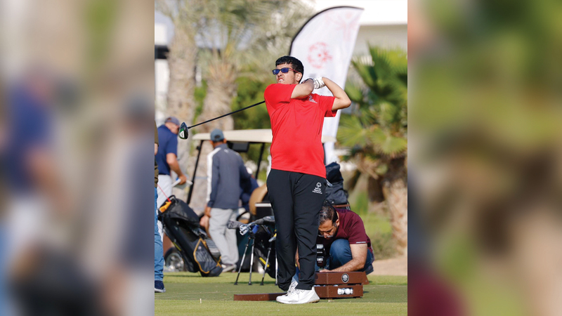 من مشاركات سابقة للبطل علي بن سميدع في منافسات الغولف مع منتخب الأولمبياد الخاص. من المصدر