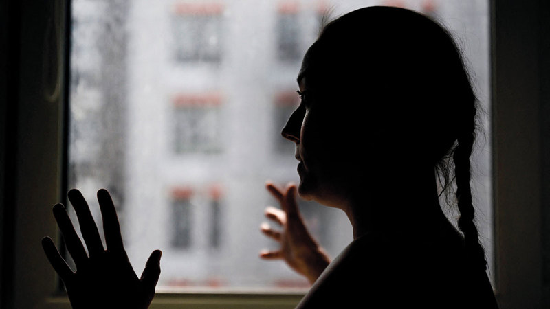 «أليونا» تروي تفاصيل ما واجهته من معاناة لاتزال آثارها ماثلة بعد عام من الرحيل.   أ.ف.ب