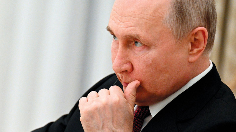 بوتين أبرم اتفاقاً مع الأثرياء الروس لدعمه.   أ.ب