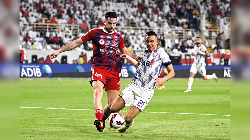 العين لم يحقق أياً من بطولات الموسم المنصرم وآخرها خسارة كأس المحترفين أول من أمس أمام الشارقة.   تصوير: نجيب محمد