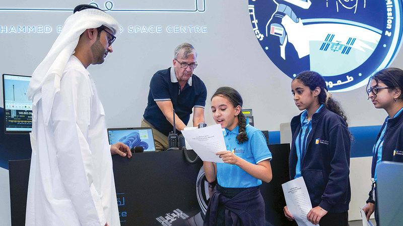 الاتصال يعزز شغف الجيل المقبل بالفضاء والعلوم. من المصدر